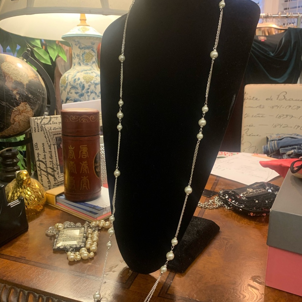 Silver plated faux pearl necklace